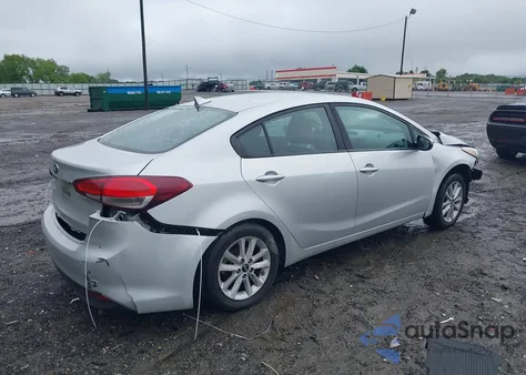 2017 Kia Forte Lx z USA, uszkodzony, nr VIN 3KPFL4A74HE006665